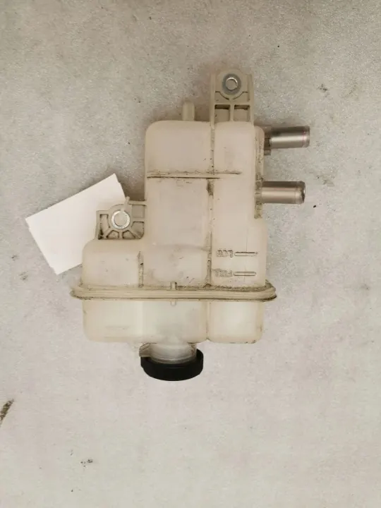 UTO30303 Réservoir de liquide de refroidissement Toyota RAV4 image 2