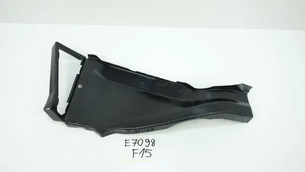 PEUGEOT 106 1991- Support de Fixation Aile Arrière OEM 8530.42 image 2
