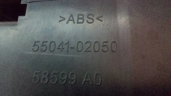 Guardaobjetos Toyota Auris 150 OEM 5504102050 image 7