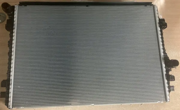 Radiador de agua VW / SEAT / SKODA (5WA121251E) image 6