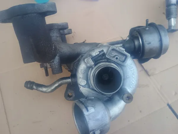 Turbocompresor OEM 045145701C para VW Polo 1.4 TDI image 3