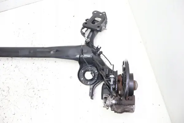 Viga suspensão traseira Fiat 500L OEM 1274737785 image 6