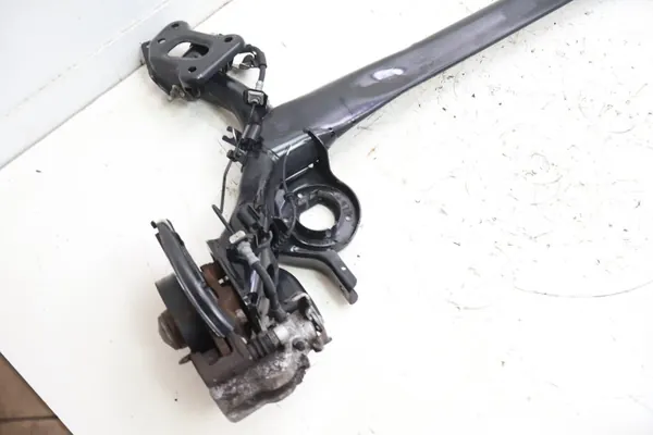 Viga suspensão traseira Fiat 500L OEM 1274737785 image 7