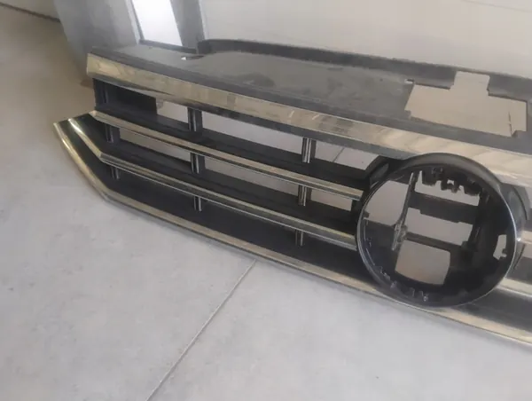 Grill Radiator VW Passat B8 image 2