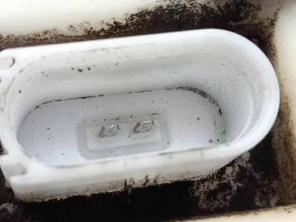 AUDI A6 C5 1.9TDi Kraftstoffstandsensor 4B0919673J image 4