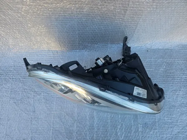 VOLVO XC60 08-13 Oikea Xenonlamppu 30763136 image 2