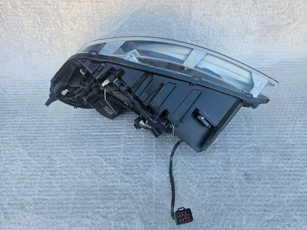 VOLVO XC60 08-13 Oikea Xenonlamppu 30763136 image 4