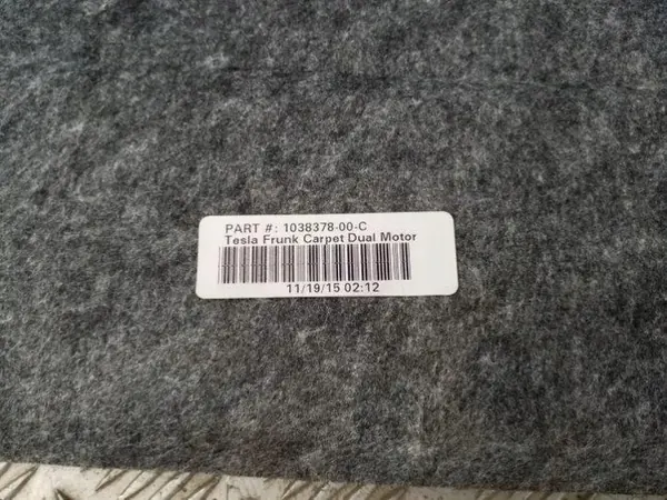 Tesla Model S 2013 Bagageutrymmesmatta OEM 103837800C image 6