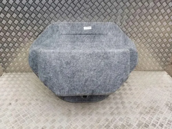 Tesla Model S 2013 Bagageutrymmesmatta OEM 103837800C image 7
