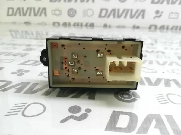 Raamknoppen 2014 KIA 93580B2010 image 3