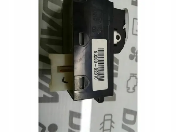 Raamknoppen 2014 KIA 93580B2010 image 4