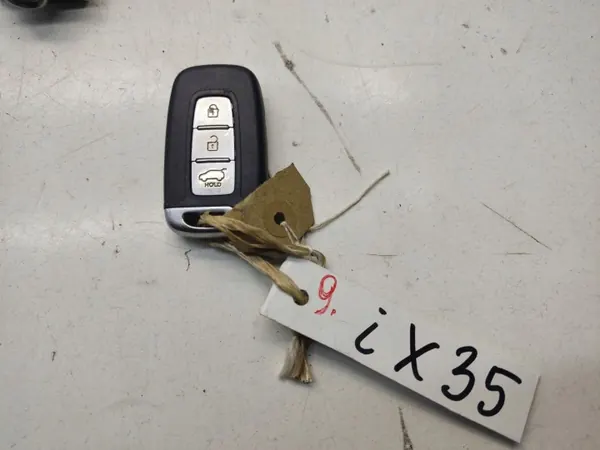 Hyundai ix35 2011 Låsinsats OEM 383DR image 7