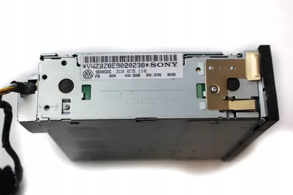 OEM bt-cars-22503 Changer CD 6 disques pour VW Passat B6 image 3