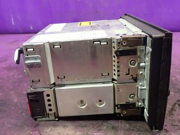 Radio Audi A4 B6 OEM Zawada-384249- avec Navigation image 4
