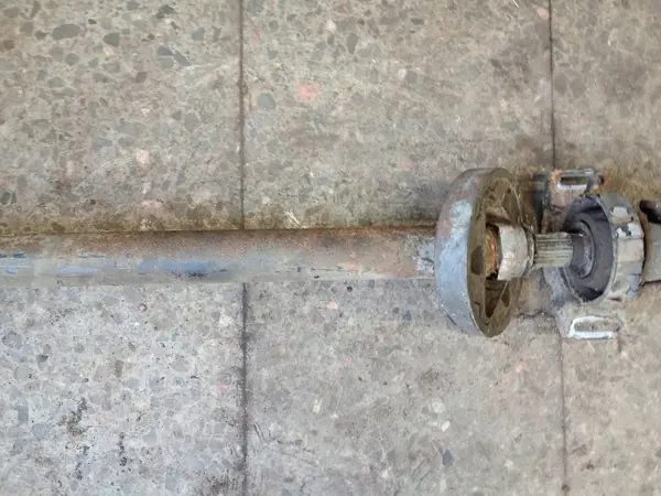 Antriebswelle Mercedes W123 2.3B Automatik OEM image 3