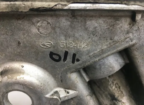 OEM 420121 Volvo Tampa lateral do motor - Usado image 3
