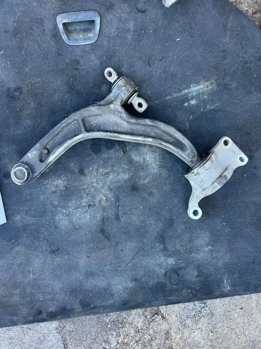 Chrysler Pacifica 2018 Amortisseur avant gauche avec ressort OEM image 7