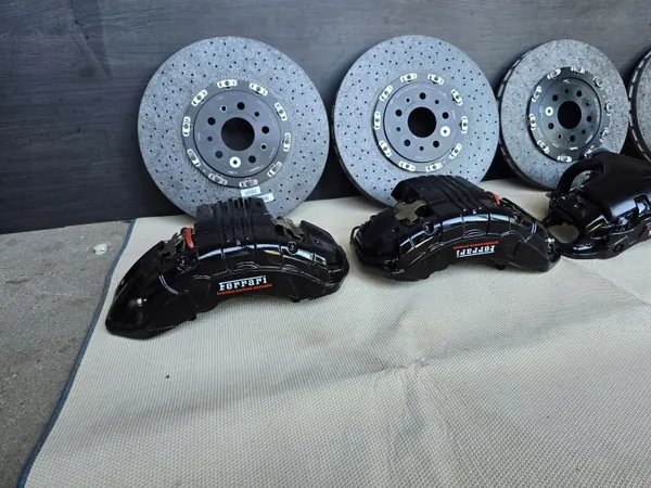 Conjunto discos e pastilhas OEM quali31.01 - Usado image 3