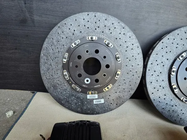 Conjunto discos e pastilhas OEM quali31.01 - Usado image 4