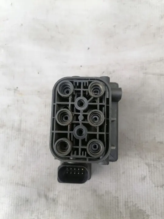 Distribuidor pneumático Porsche Cayenne II HHKK image 1