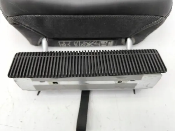 Volvo XC90 2005 Reposacabezas trasero derecho OEM AMD118244 image 3
