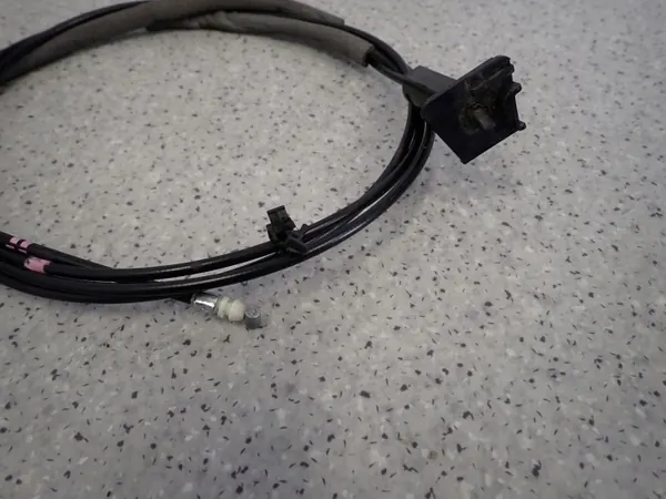 Lien de trappe à carburant Kia Ceed I Kombi 06-12 OEM image 6