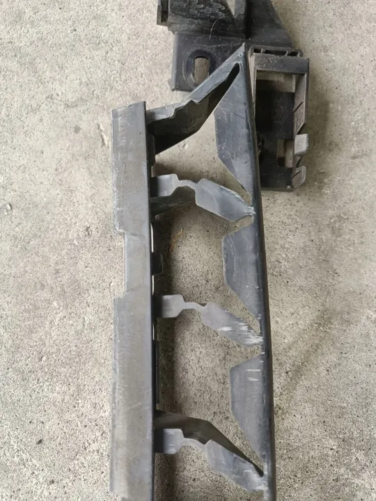 Suporte de para-choque traseiro esquerdo SKODA OCTAVIA III 5E9807863 image 5