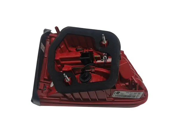 LUZ TRASERA IZQUIERDA VW TOUAREG II image 4