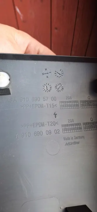 Right Rear Side Trim A9106905700 Mercedes Sprinter W907 W910 image 3