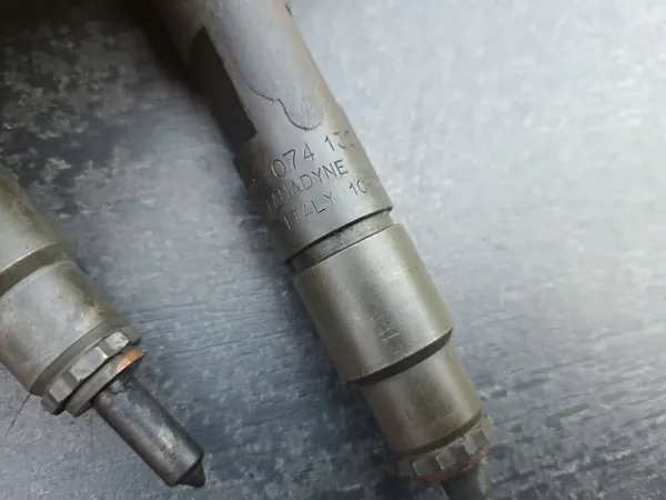 Iniettore Diesel Volkswagen OE image 5