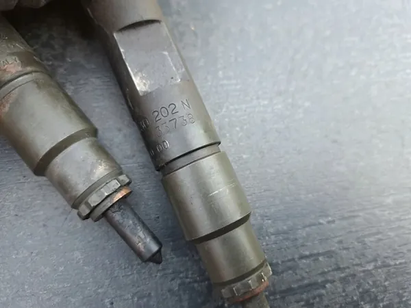 Iniettore Diesel Volkswagen OE image 7
