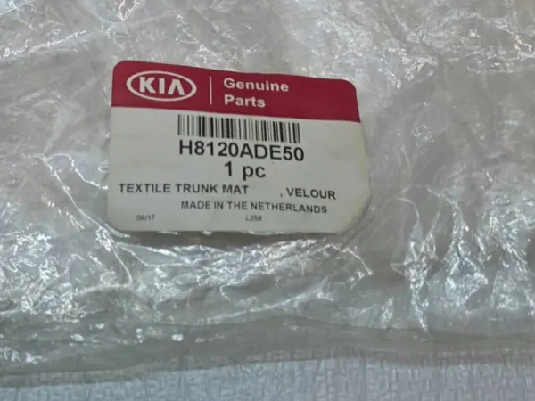 Alfombrilla maletero Kia Stonic OEM H8120ADE50 - Usado image 5