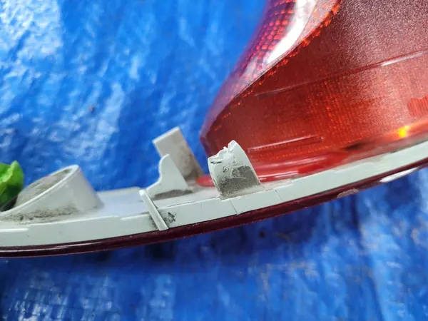 VOLVO V40 II | Vasemman takapuskuriheijastin 31395550 image 3