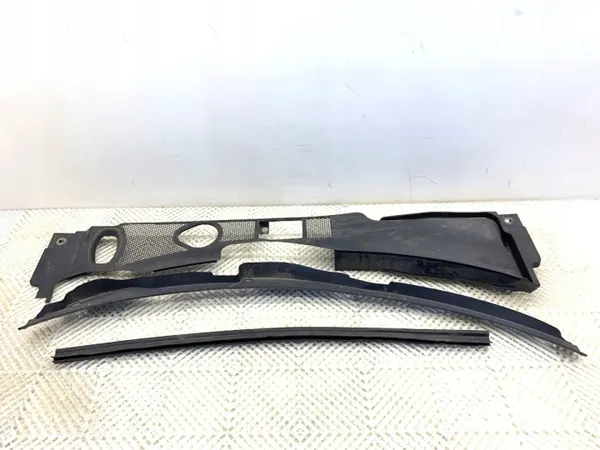 OEM 8K1819447 Frontscheibenabdeckung Audi A4 B8 image 2