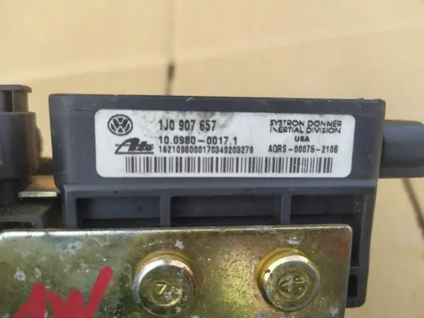 ESP-anturi OEM 1J0907657 VW Golf Audi:lle image 3