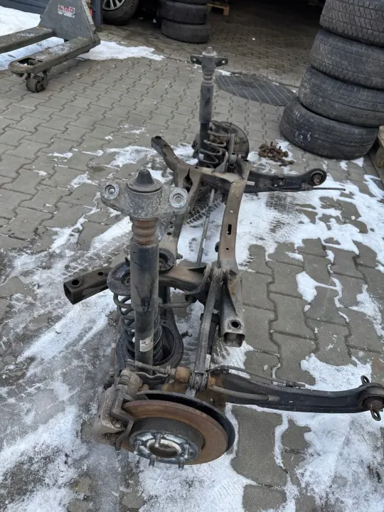 OEM I30 3 KOMBI Achterophanging Balk Compleet image 7