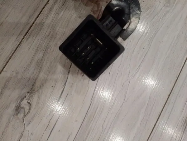 Gloeiplug relais Renault Trafic III A622900130 image 3