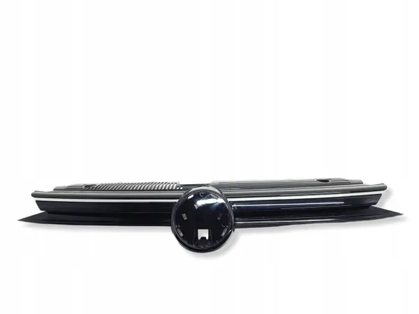 VW Golf 8 Kühlergrill OEM 5H0853655N - Gebraucht image 2