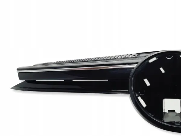 VW Golf 8 Kühlergrill OEM 5H0853655N - Gebraucht image 3