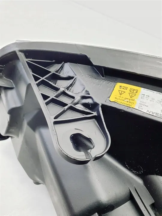 Oikea Xenon-etuvalo Nissan Qashqai I J10 09-13 image 10