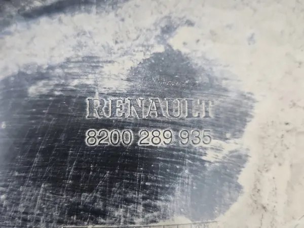 Front Left Wheel Arch Renault Clio III OEM 8200289945 image 4