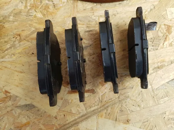 Disques et Plaquettes Frein Arrière Toyota OE - OEM Tarcz Hamulcowa Klocki Tył Toyota Auris I lift 1.8 Hybrid image 7