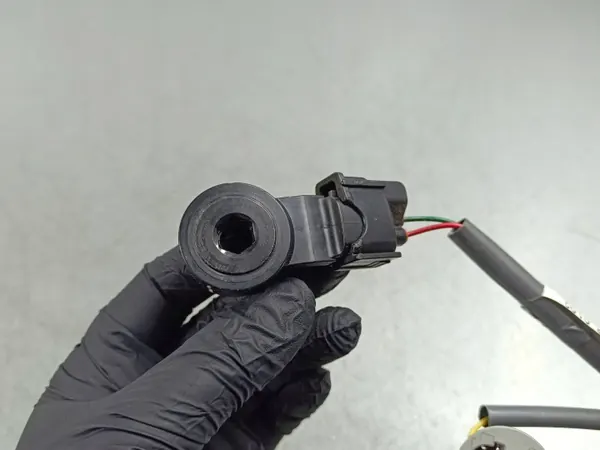 Sensor de golpeteo Toyota OEM 00079070 - Usado image 5