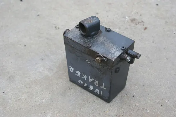 Pompe de levage de cabine Iveco Stralis image 2