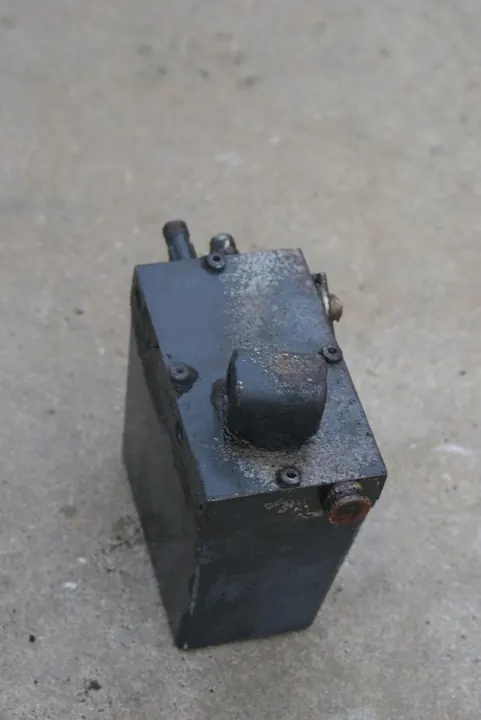 Pompe de levage de cabine Iveco Stralis image 3