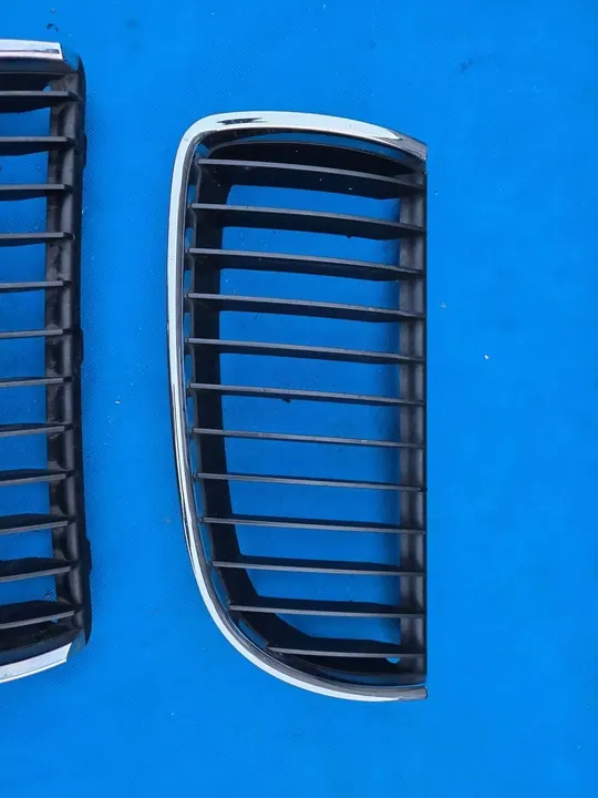 Front Bumper Grille BMW 3 E90 E91 OEM 7120008 image 2