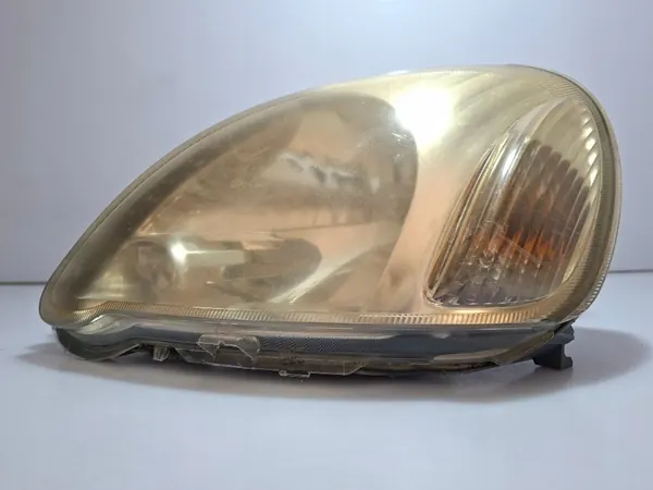 TOYOTA YARIS I FARO IZQUIERDO EUROPA 811700D080 image 3