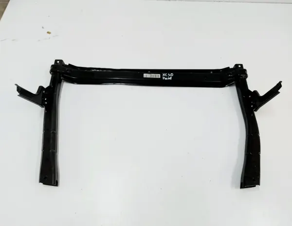 Volvo XC40 Onderste radiatorbalk OEM 32333099 image 2