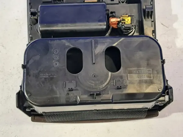 Cenicero Mercedes-Benz OEM A2216801310 - Usado image 4