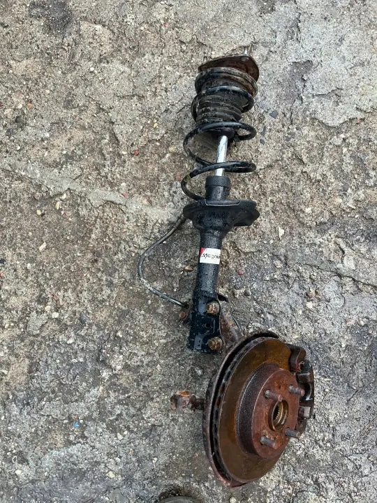 Amortiguador delantero OEM 1 para Toyota Yaris I image 7